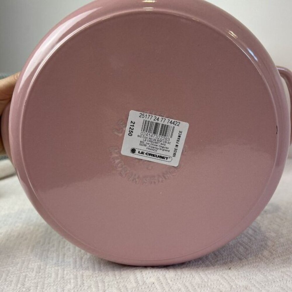 Le Creuset Dutch Oven 4.5Qt 4.2L Shell Pink #24 Brand New in Box 4.2 Casserole - Picture 6 of 11